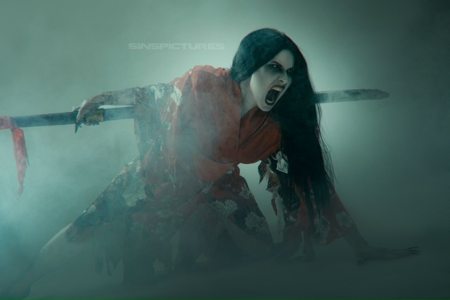 Игра - Killer Instinct
Персонаж- Hisako
Косплеер- Lady Murena cosplay
Фото?...