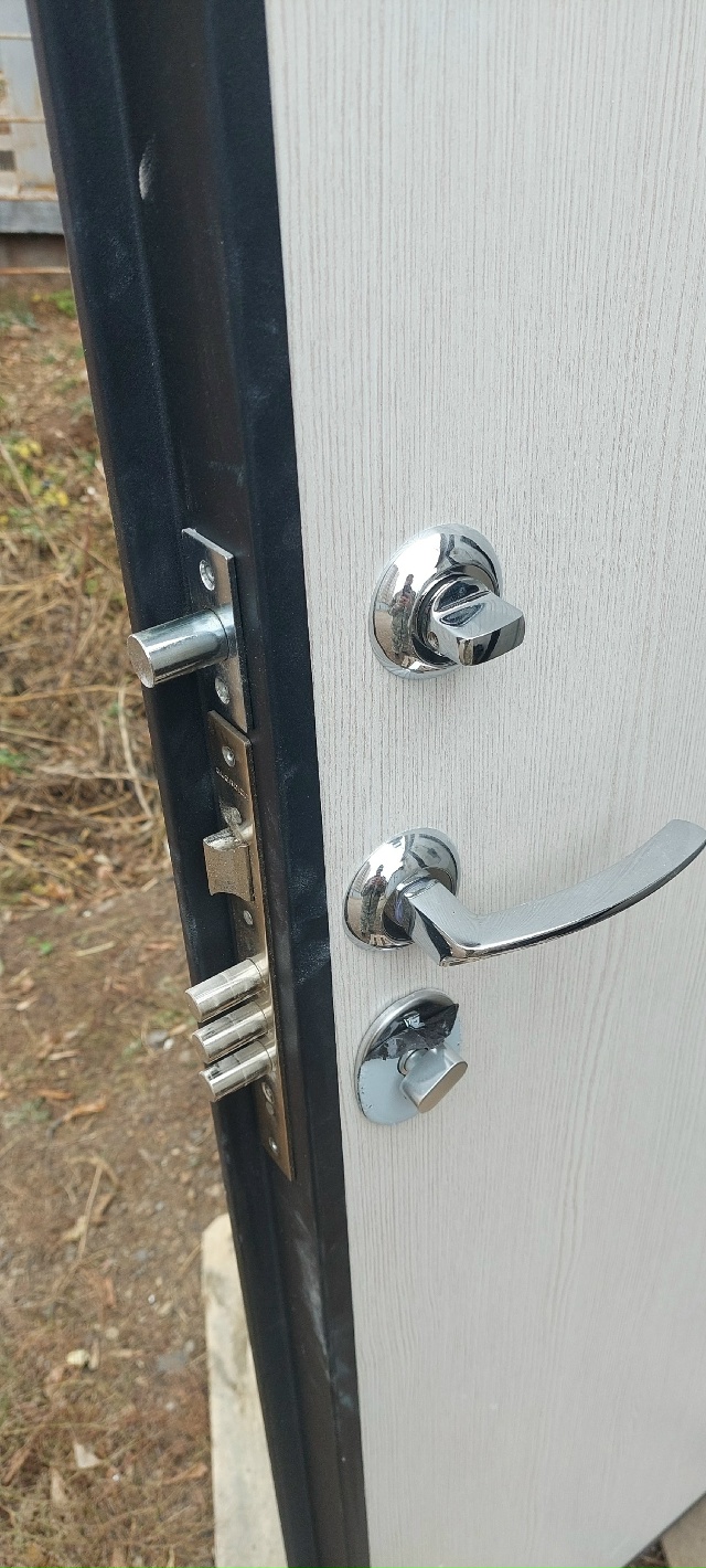 Продам двери входные металлические.
Есть Левые/Правые...