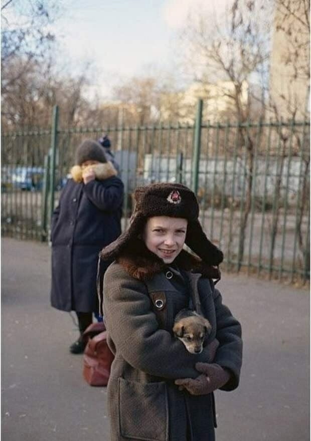 И не было в Советских городах и деревнях диких, голодны...