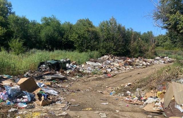 🚧 Время идёт, а свалка на Базарной в Орске остаётся та?...
