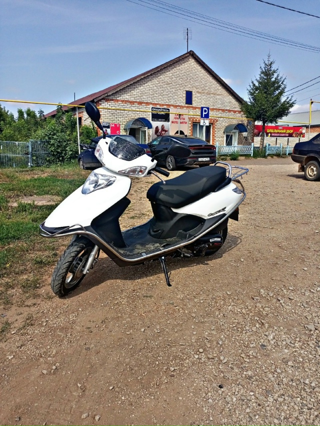 Продам мощный, мягкий, совершенно новый скутер 150 кубов...