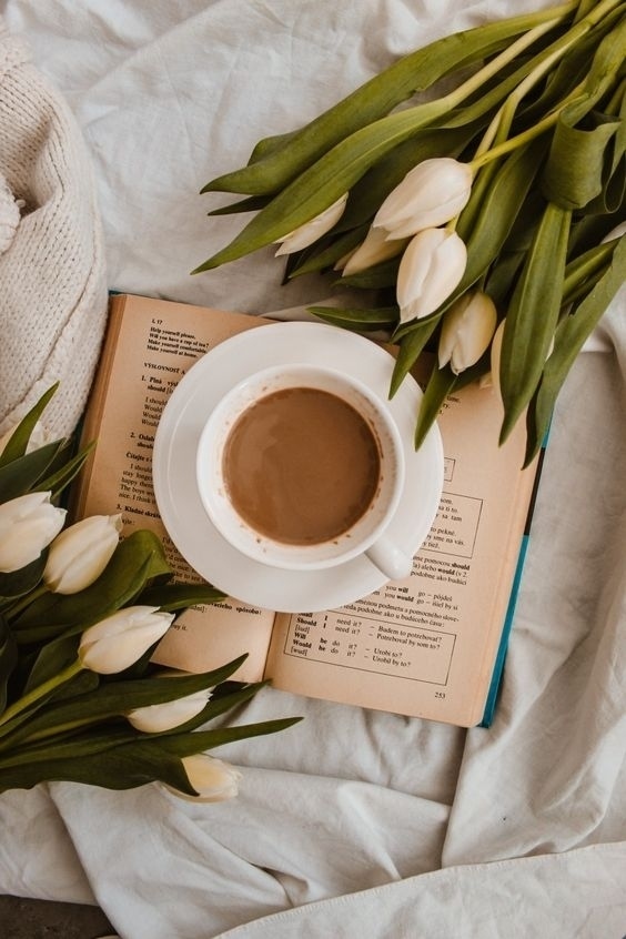 Любить жизнь - это всё делать со вкусом, медленно...
Фи?...