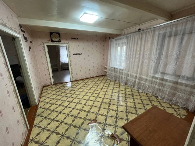 Продается дом в с. Каменка, ул. Тельмана 6
-4 комнаты
-бол?...