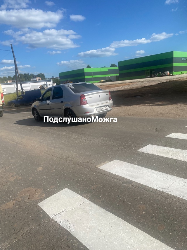 Уважаемые водители,почему не останавливаемся на пешех...