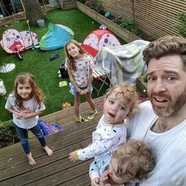 Быть многодетным отцом на карантине - это ну очень весе...