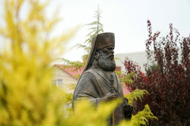 В Евпатории состоялось открытие и освящение статуи св?...