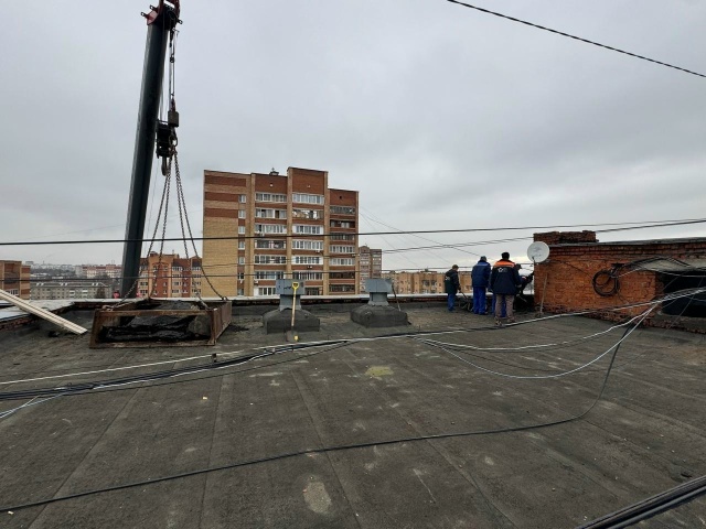 ДГХ убрал с крыши 12 кубометров «наследия» — но кем оно ...