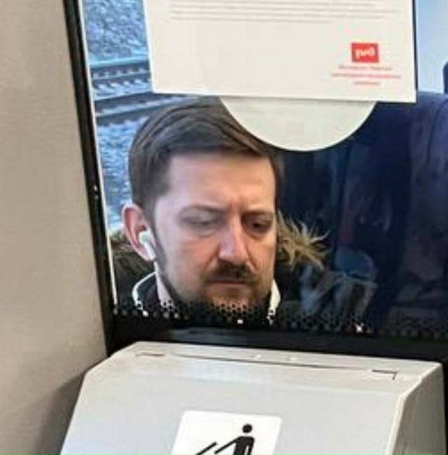 не могу вспомнить кого мне напоминает это дядя
анон