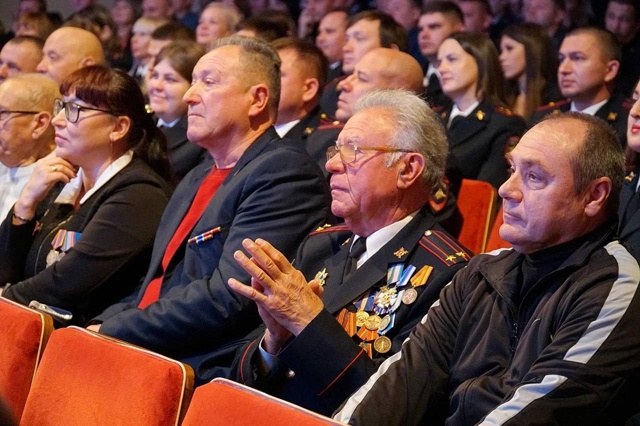 Уважаемые сотрудники и ветераны органов внутренних де...