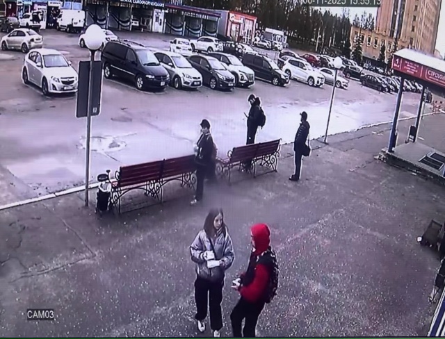 06.11.2025 в 15:00 мужчина вместе с девушкой подростком приоб?...