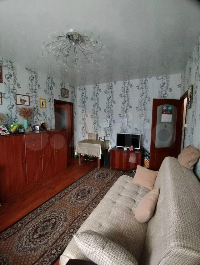 Продаю 2-х комнатную квартиру в кирпичном доме на перво...