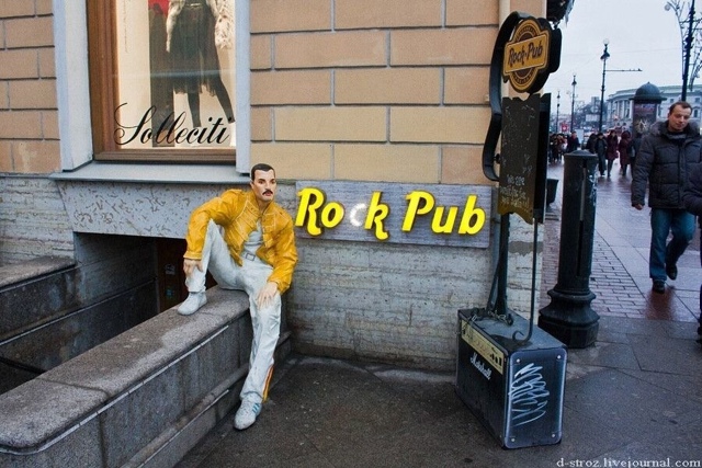 Рок - звезда на Невском🤘🏻
В Санкт-Петербурге открыт ?...