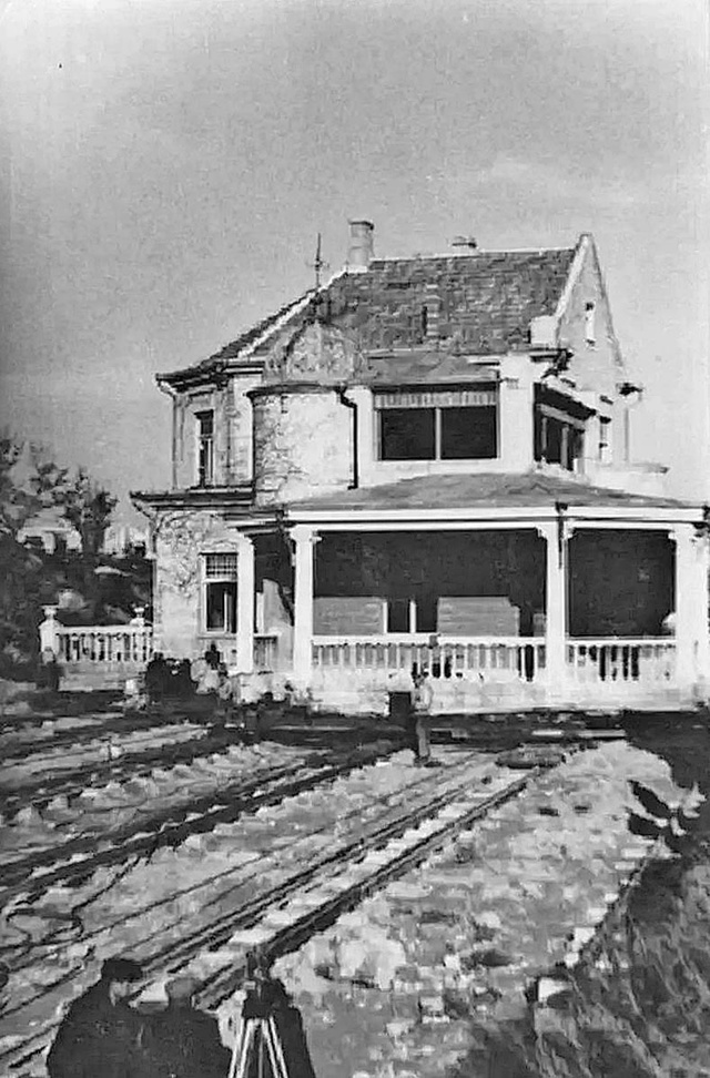 Евпатория 1910-17 – Дача нотариуса Коптева «Петушок». 1951 ?...