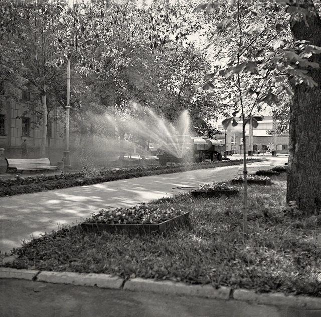 📷Бульвар Гагарина у стадиона.
⌛️Начало 1970х гг.
Из лич...