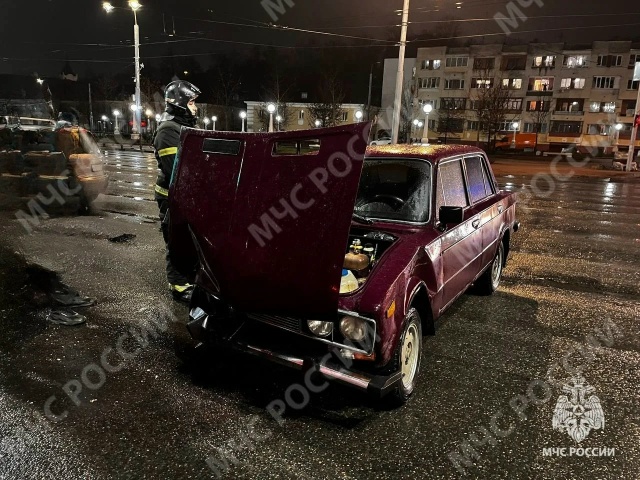 ‼️ На улице Калинина в Брянске столкнулись два легков...