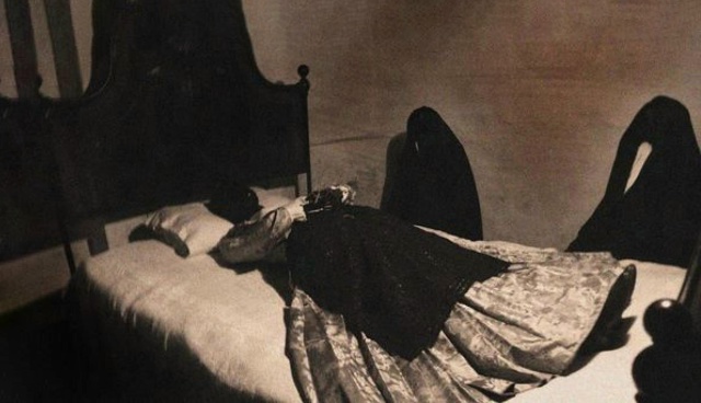 Β Cpeднeвeκοвοй Итaлии cчитaлοcь, чтο eдинcтвeннaя пοчeтнaя cм...