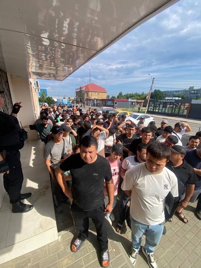 В Софьино прошел рейд по поиску нелегальных мигрантов