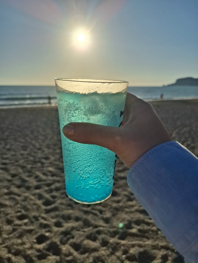 Кто как проводит время? С фото 💙🍹