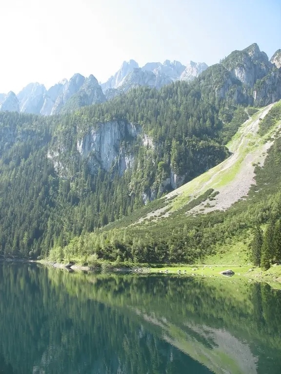 🌍 Гозау — это место, где природа выглядит так, будто е?...