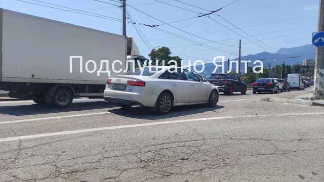 Большая просьба к ГАИ и Администрации города поставит?...
