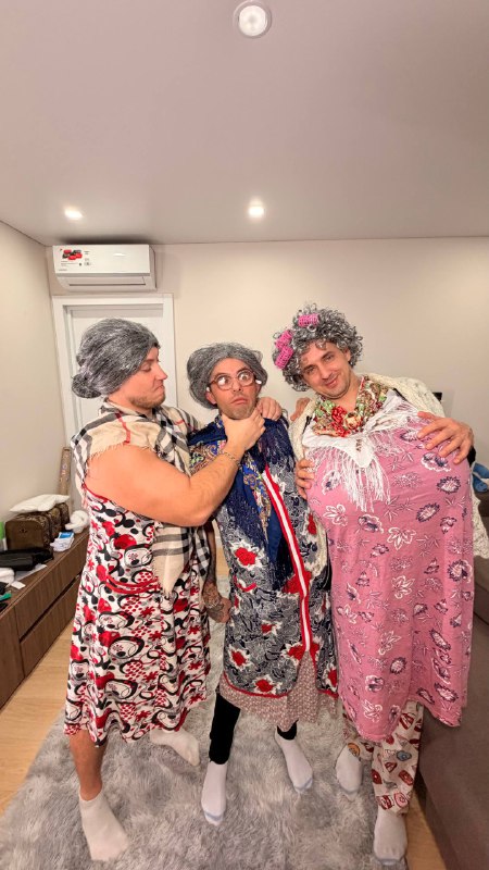 Подруги на Новогоднем корпоративе 😂