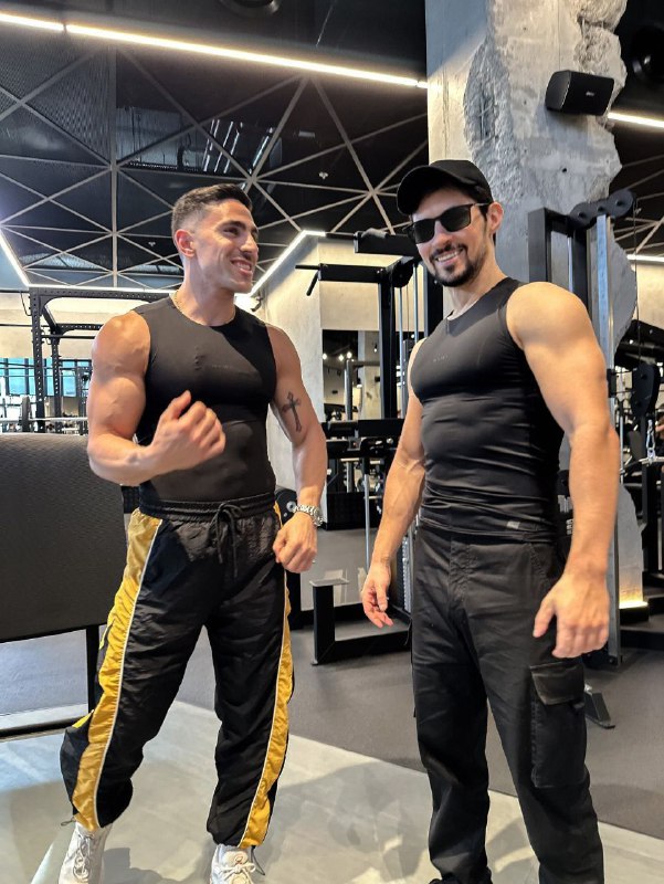 Медовый месяц в качалке?
Слава богу борода не мешается под ногами со своими костылями
@givemetonru