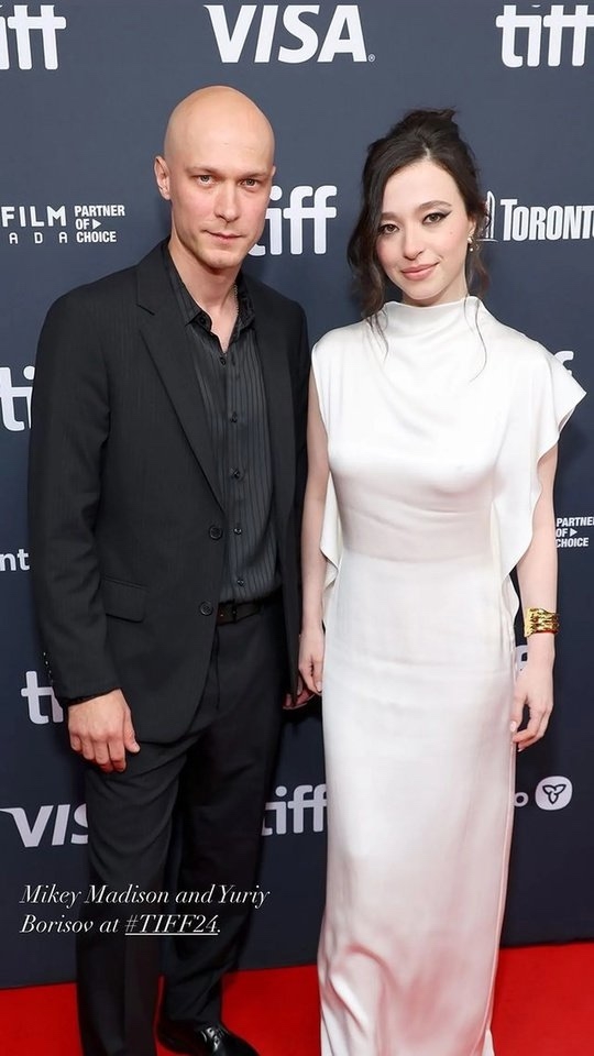 Юра Борисов на кинофестивале в Торонто встретился с Ан...