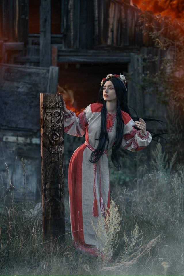 🌫 Шёпот прошлого и ветер перемен…
Этот косплей посвя?...