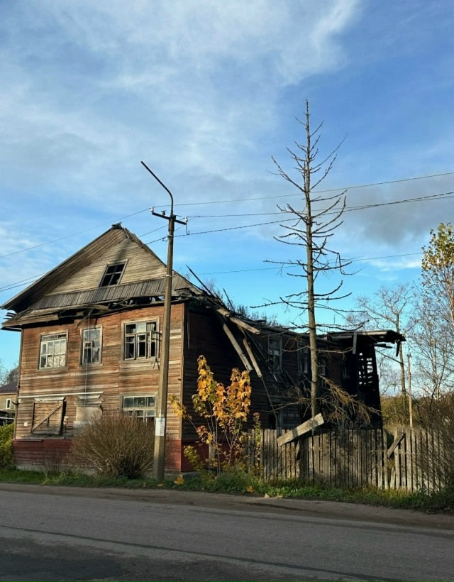 Любимый дом рушится все больше…
Если зима будет снежн...