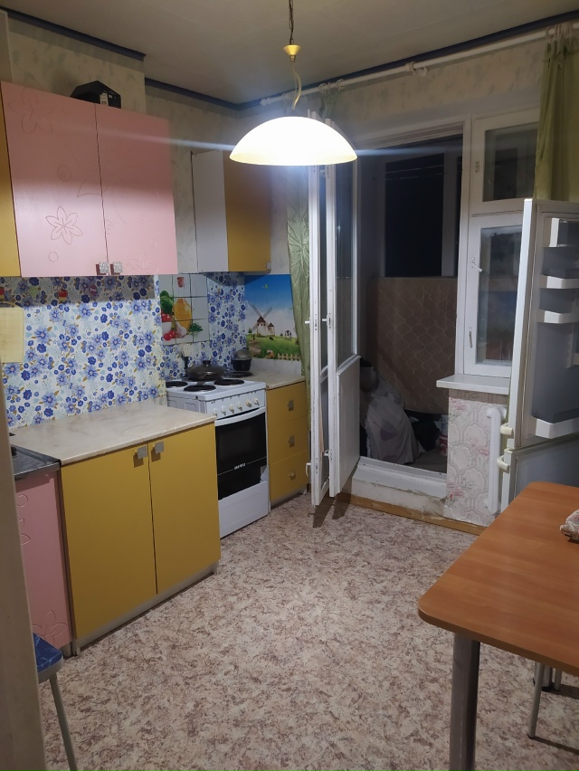 Сдам однокомнатную квартиру на Лесунова 8, 12 этаж. Стои?...