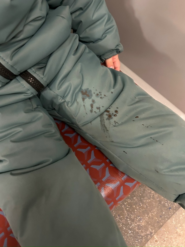 Метро проспект Ветеранов ну и многие другие станции,ле...