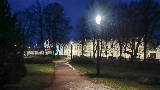 В сквере Знаменова зажгли 49 светодиодных фонарей
В П?...