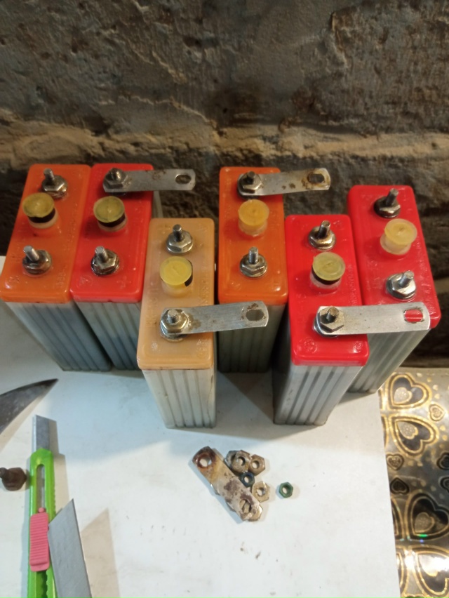 Кто занимается аккумуляторами щелочными, нужно провер...