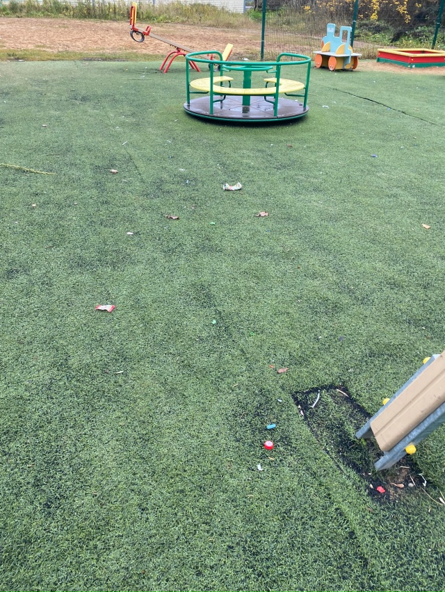 У нас, по-моему, уважение к другим жителям города отсут?...