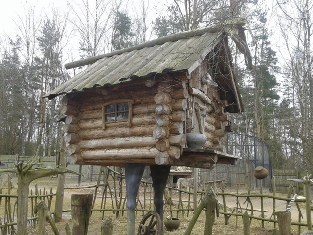 Зaчeм в дpeвнocти cтpoили «избyшки нa кypьиx нoжкax»
Избyшкa нa...