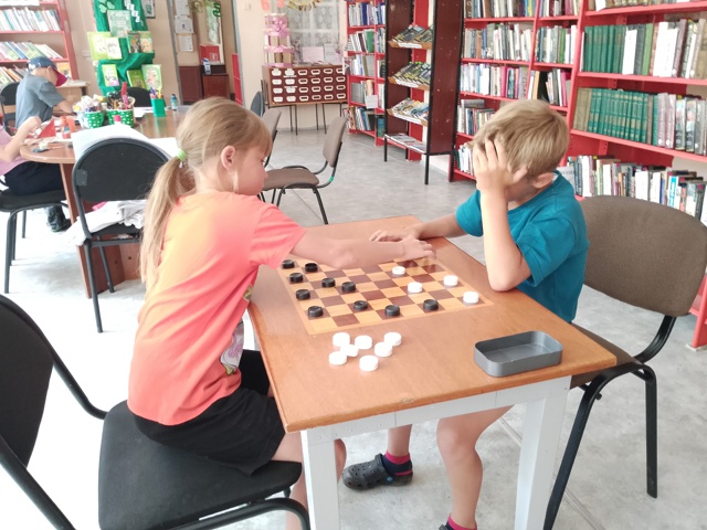 ИГРЫ В БИБЛИОТЕКЕ 📚♟️🎲
В Огурской библиотеке состо...