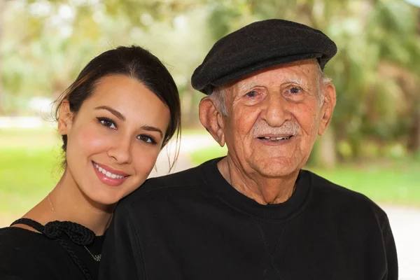 Я с моим мужиком через 20 лет, потому что я колола ботокс, мазалась спф и делала уход, а он мыл ебал