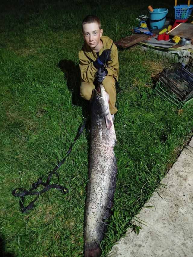 🐟Школьник из Благовещенска поймал 20-килограммового с...