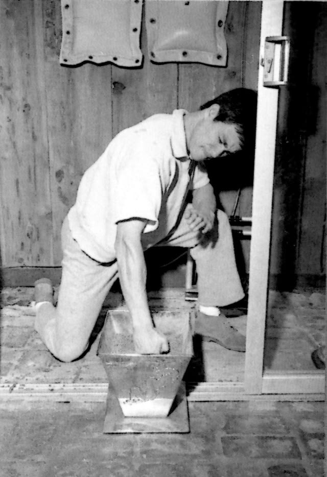 Железные кулаки Брюса Ли
Довольно предсказуемый факт:...