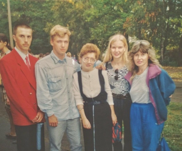 Каждый раз, когда я смотрю альбомы родителей - мне каже?...