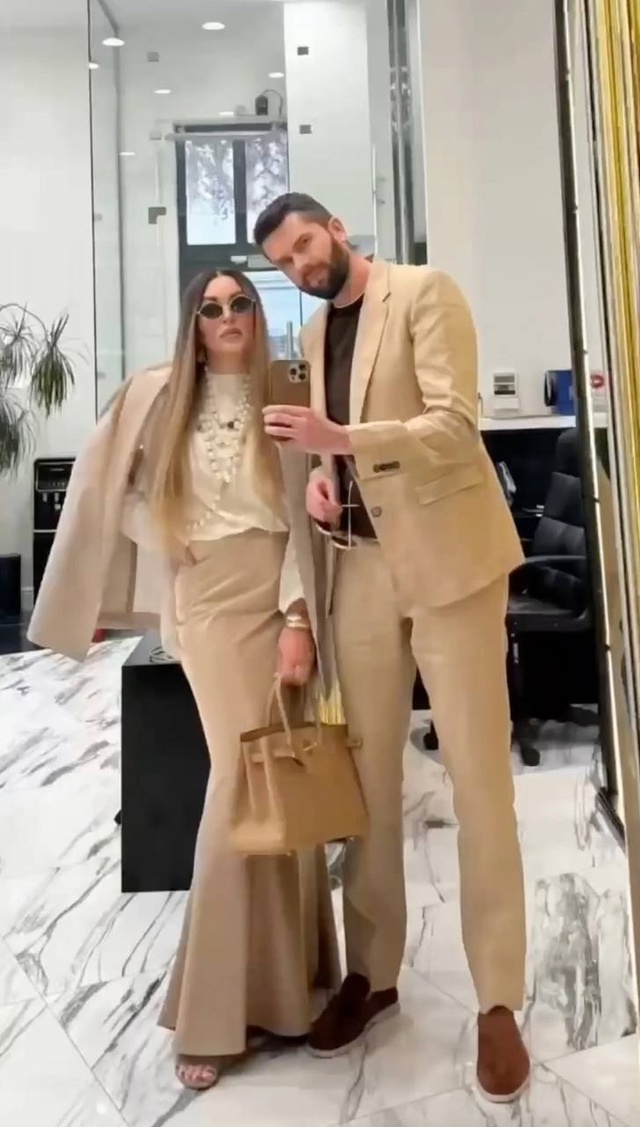 ❤ На премии Fashion TV певица появилась не одна, а с высоким...