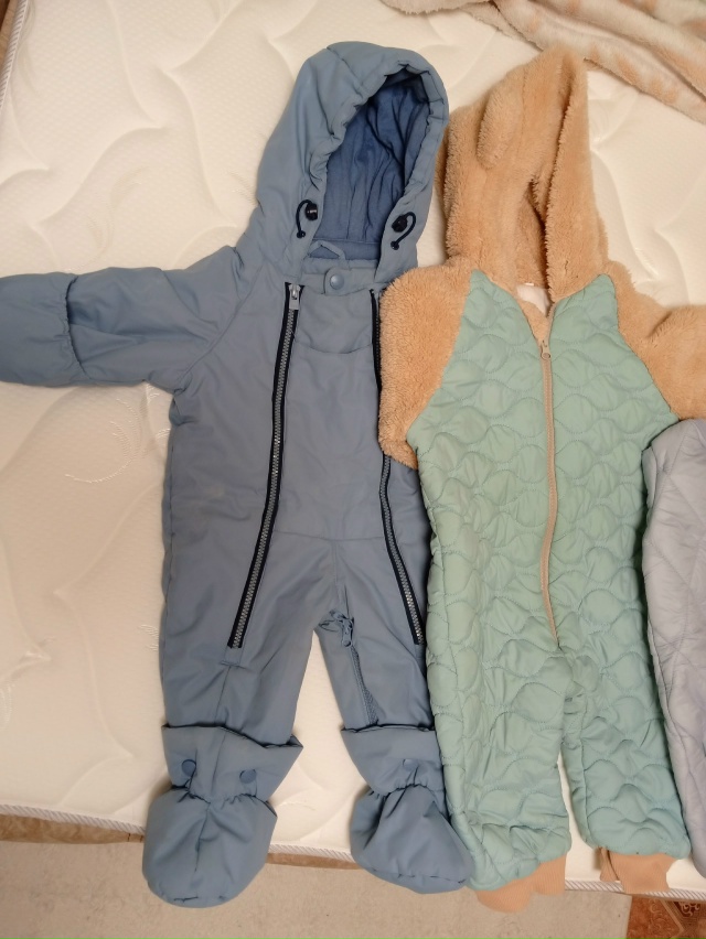 Отдам вещи на мальчика размер 56-86, распашонки, боди, ком...