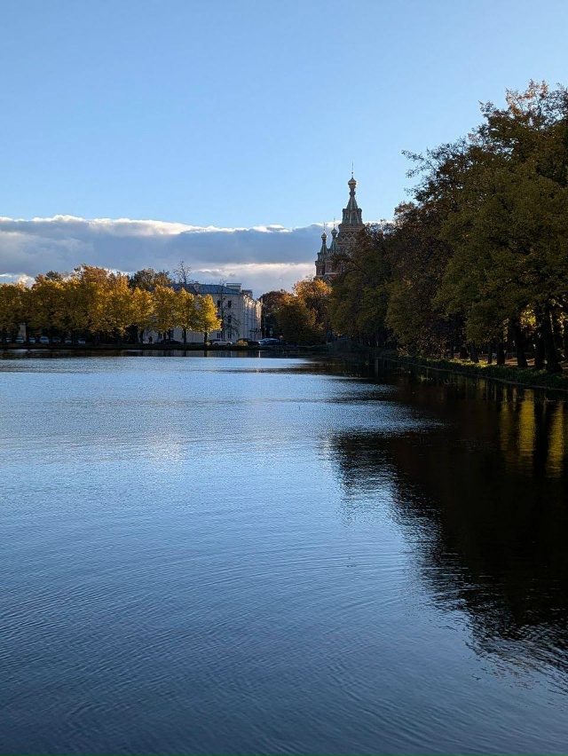 Осенняя атмосфера в Петергофе 🍁