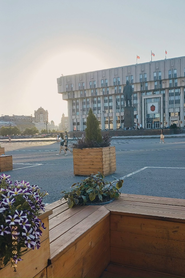 Очень жаль, что убрали куда-то вот эти беседки на парко?...