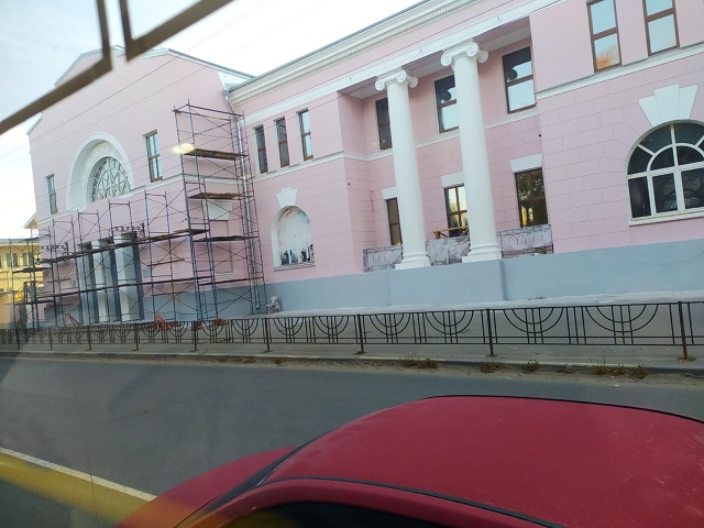 🔥 Приятно смотреть)
Очень красиво покрасили ДК им. Но?...