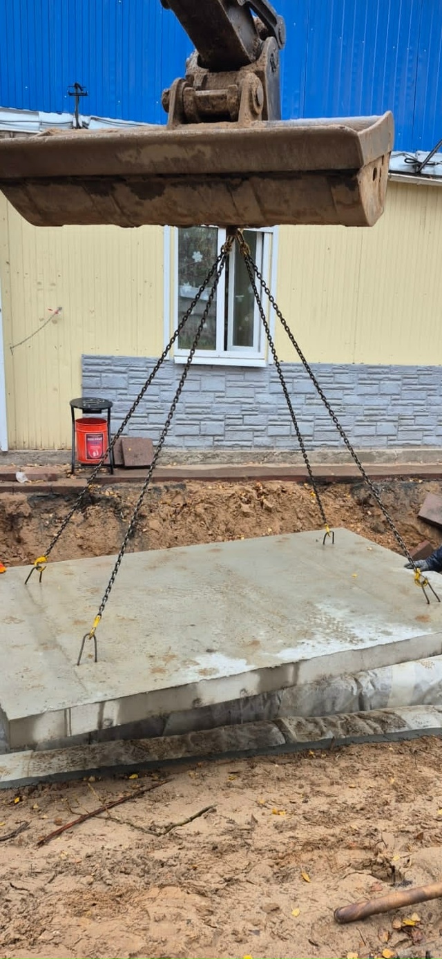 Утерян телефон, красный чехол, в ночь с субботы на воск?...