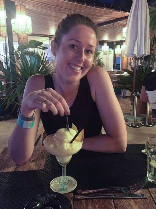 33-летняя служащая Королевского военно-морского флота ?...