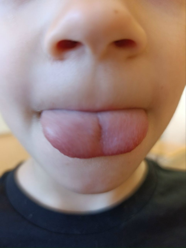 Анонимно, пожалуйста)
Я начинающий специалист.
Ходит м...