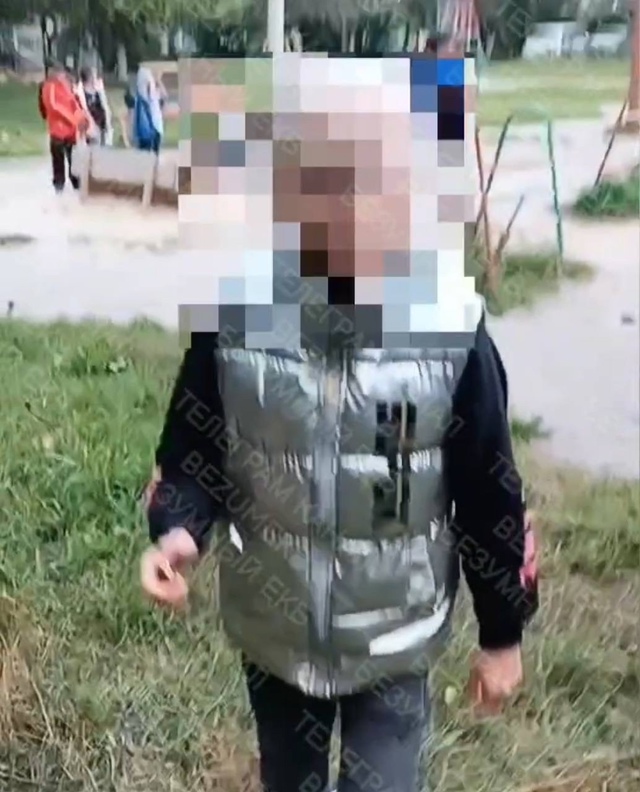 😳 В Екатеринбурге прохожую атаковала 6-летняя девочка...