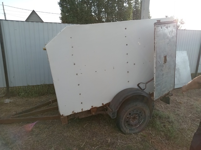 Продаётся прицеп-термичка 80 тыс, торг. 79228460962